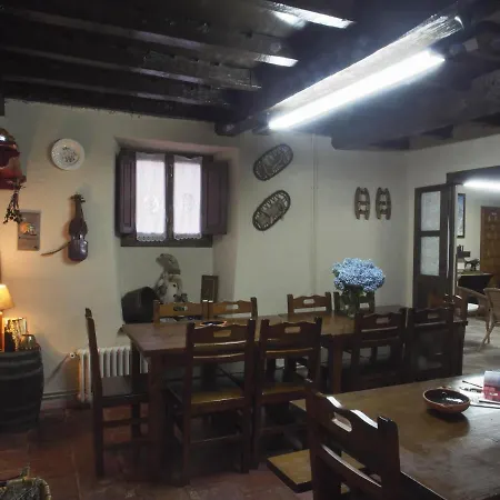 Casa De La Montana Turistico * Avin