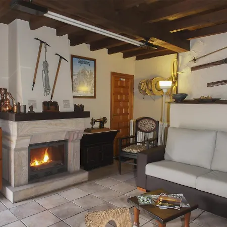 Casa De La Montana Turistico * Avín