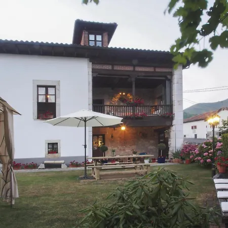 Casa De La Montaña Turístico Casa rural Avín