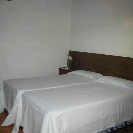 Casa De La Montana Turistico Avin