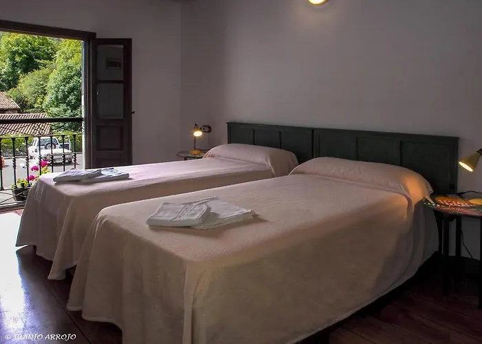 Casa De La Montaña Turístico Casa rural Avín